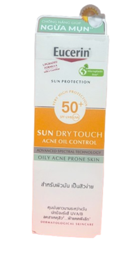 Kem chống nắng Eucerin Oil Control kiểm soát dầu, khô thoáng (Chai 50ml)