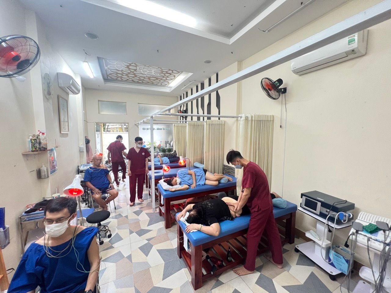 Hệ thống Phòng Khám Tân Phú Therapy - Vật Lý Trị Liệu Y Học Cổ Truyền 2